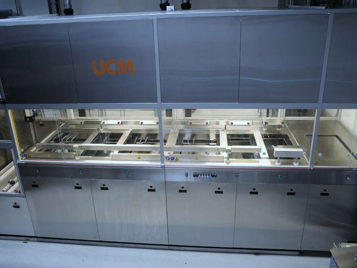 UCM precision cleaning of high tech components UCM precision cleaning of high tech components